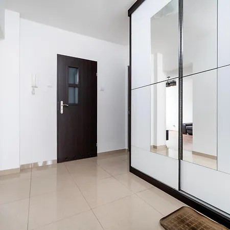 Apartman Park Zrodliska Spacious By Bookinghost *