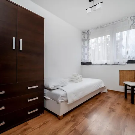 Apartman Park Zrodliska Spacious By Bookinghost *